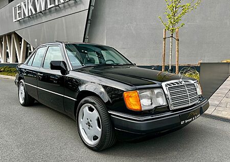 Mercedes-Benz E 400 400E V8 Oldtimer