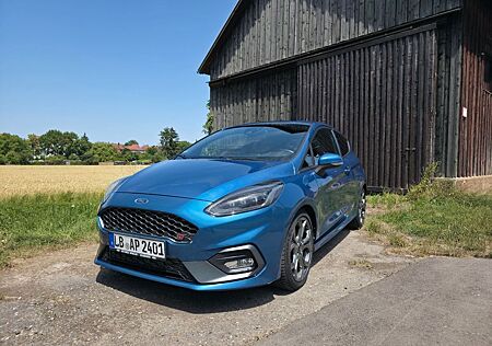 Ford Fiesta 1,5 EcoBoost ST mit Styling-Paket ST ...
