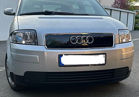 Audi A2 1.4 Benzin Silber/Eismeerblau