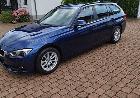 BMW 320i Touring Advantage Auto Advantage