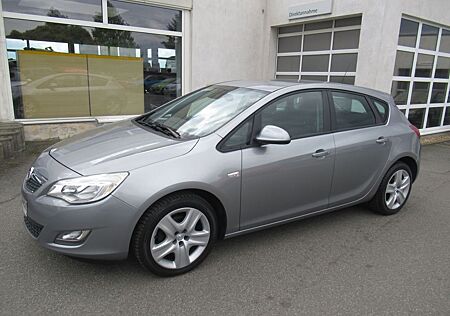 Opel Astra J 1.6 Edition