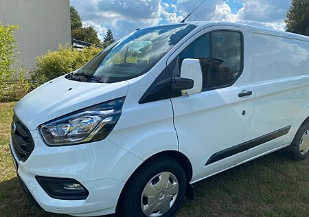 Ford Transit Custom 300L1Trend AHK 2,5t