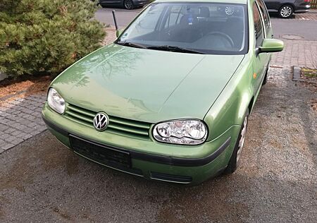 VW Golf Volkswagen 1.6 Basis