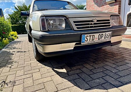 Opel Ascona C 2.0i ( C20NE ), Sondermod. Jubilee