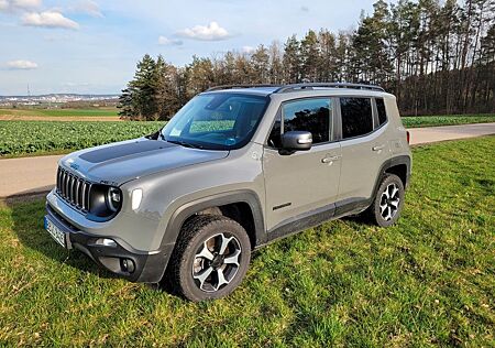 Jeep Renegade Trailhawk 4xe "mit echten Genen"