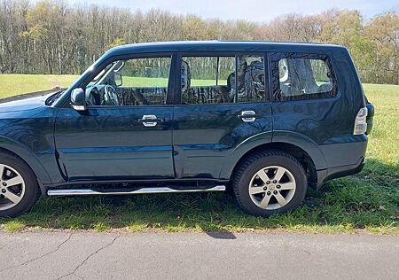 Mitsubishi Pajero 3,2 DI-D 4WD -