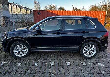 VW Tiguan Volkswagen 2.0 TSI 132kW DSG BMT 4MOTION Highlin...