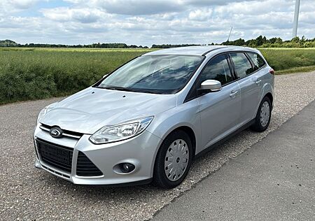 Ford Focus 1,5 TDCi/NAVI/PDC