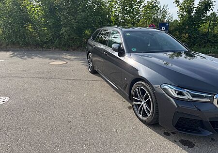 BMW 530e xDrive Touring A -