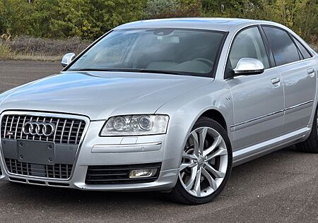 Audi S8 5.2 quattro