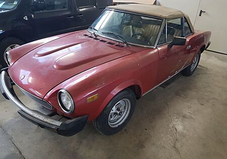 Fiat 124 Spider