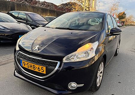 Peugeot 208 1.6 e-HDi EURO5/Navi/Clima/2Keys/Full