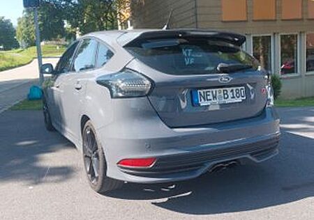 Ford Focus 2,0 EcoBoost ST ST