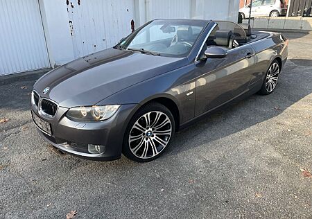 BMW 320i Cabrio E93