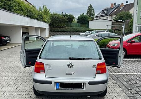 VW Golf Volkswagen 1.6 Auto