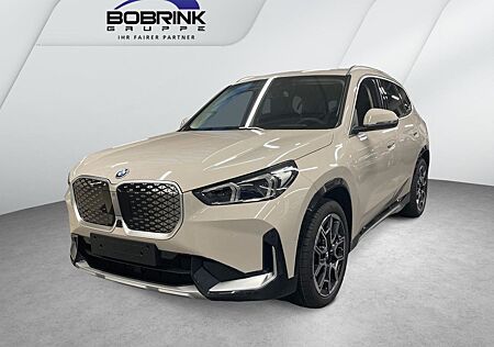 BMW iX1 30 xDrive xLine Head-up LED AHK Shz Hifi Nav