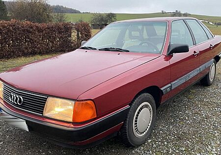 Audi 100 C3 Turbo Diesel 2L 5 Zylinder Oldtimer