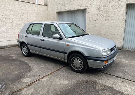 VW Golf Volkswagen 1.8 GL Auto 1. Hand TÜV neu H-Zul.