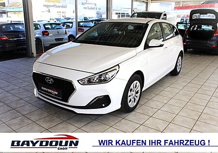 Hyundai i30 1.4 cw Select/Klima/Navi/Eu6/Gepflegt!