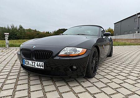 BMW Z4 3.0i Performance/TÜV/Bi-Xenon/Gepflegt/PDC/