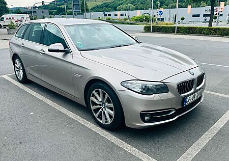 BMW 530d Touring A Luxury Line Luxury Top-gepflegter