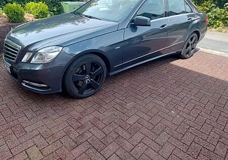 Mercedes-Benz E 350 CDI 4MATIC BlueEFFICIENCY AVANTG. AVAN...