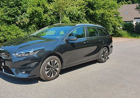 Kia Cee'd Ceed PlugIn Hyb. mit Werksgarantie TOP GEPFLEGT