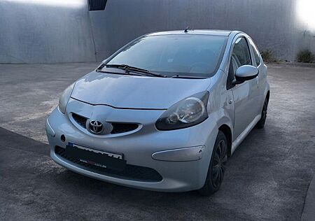 Toyota Aygo (X) Aygo (X) 1.0 Sparsamer zuverlässiger Kleinwagen