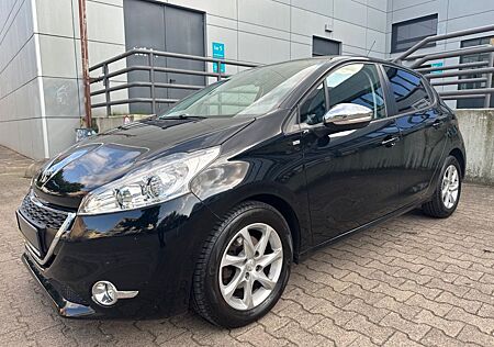 Peugeot 208 1.2 STYLE PURETECH TEMPO/KLIMA/SHZG/PDC/ALU