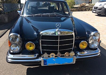 Mercedes-Benz 280 SE W108