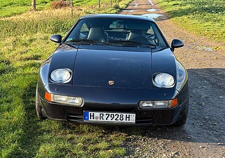 Porsche 928 S4