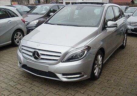 Mercedes-Benz B 180 Autom / 1. Besitz / Panorama / RK