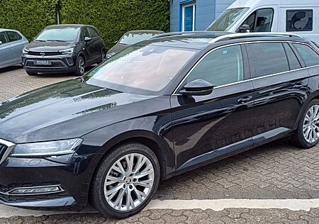 Skoda Superb Style DSG-Klimaaut-Navi-360°-Memory-18"