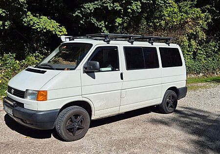 VW T4 Caravelle Volkswagen 2,5l TDI zum Camper umgebaut