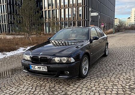 BMW 530i A -Individual M Paket Facelift