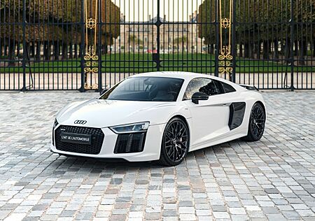 Audi R8 V10 Plus S tronic - many options, carbon