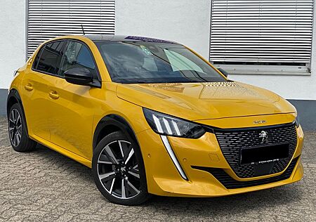 Peugeot 208 PureTech 130 EAT8 GT Pack * 1.Hand *