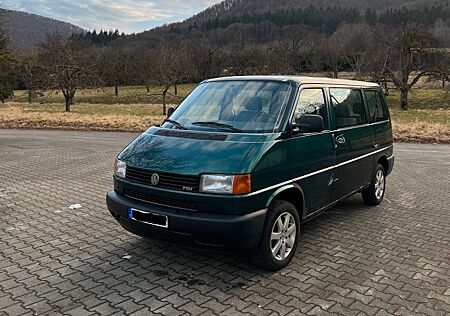 VW T4 Caravelle Volkswagen 2.5 TDI 75kW