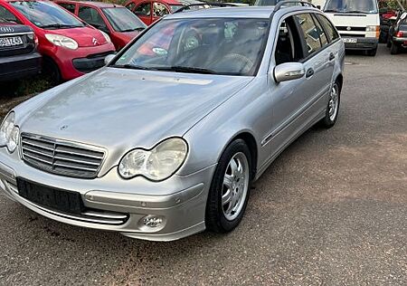Mercedes-Benz 220 200 CDI