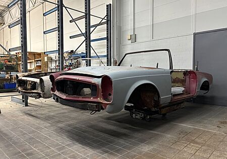 Mercedes-Benz SL 280 Mercedes W113 SL Pagode Karosserie 2x + Türen 4x