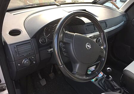 Opel Meriva 1.8 -125 PS, Raumwunder, BJ 11/2004