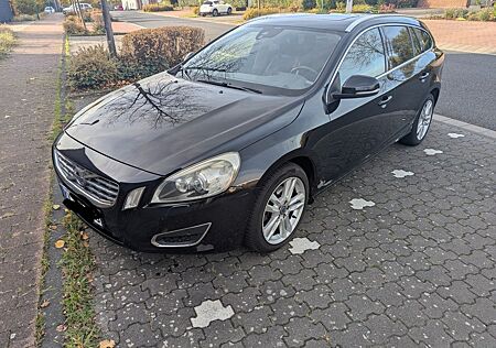 Volvo V60 , Tüv Neu, 224 tkm, 163 PS, AHK, Gepflegt