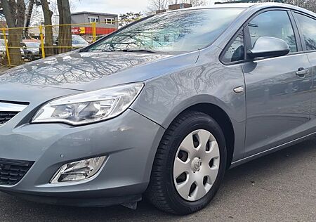 Opel Astra J Lim. 5-trg. Design Edition Automatik
