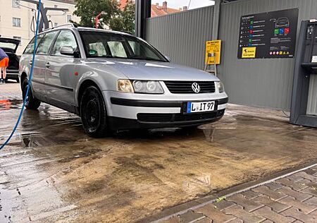 VW Passat Variant Volkswagen 1.8 T Variant TÜV 7/27