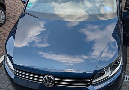 VW Touran Volkswagen 1.2 TSI CUP, wenig Km, Garagenfahrzeug