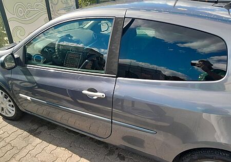 Renault Clio Dynamique 1.2 16V 75 Eco2 Dynamique