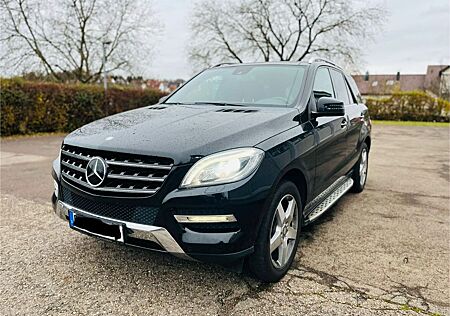 Mercedes-Benz ML 350 BlueTEC 4MATIC/Pano/Distronic/AHK...