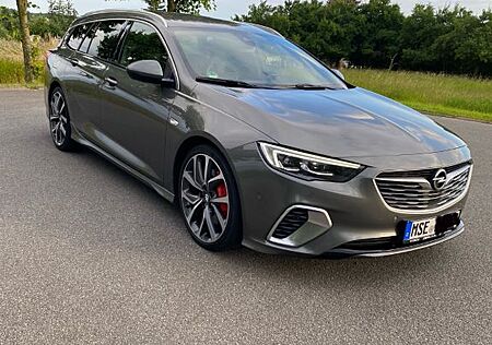 Opel Insignia 2.0 BiTurbo Diesel GSI Auto 4x4 ST