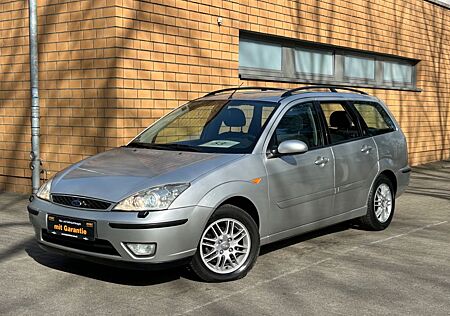 Ford Focus 2.0 Ghia Exclusiv/KLIMAAUTO/XENON/TÜV-NEU/