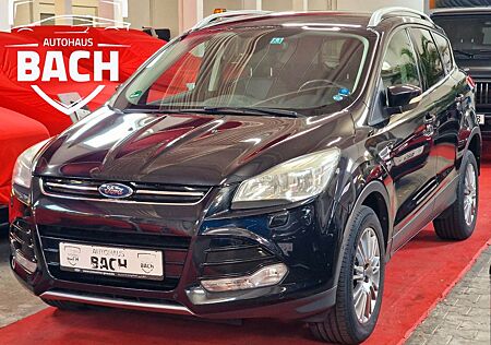 Ford Kuga Titanium*2.HAND*AHK*8 FACHBEREIFT*NAVI*SHZ*